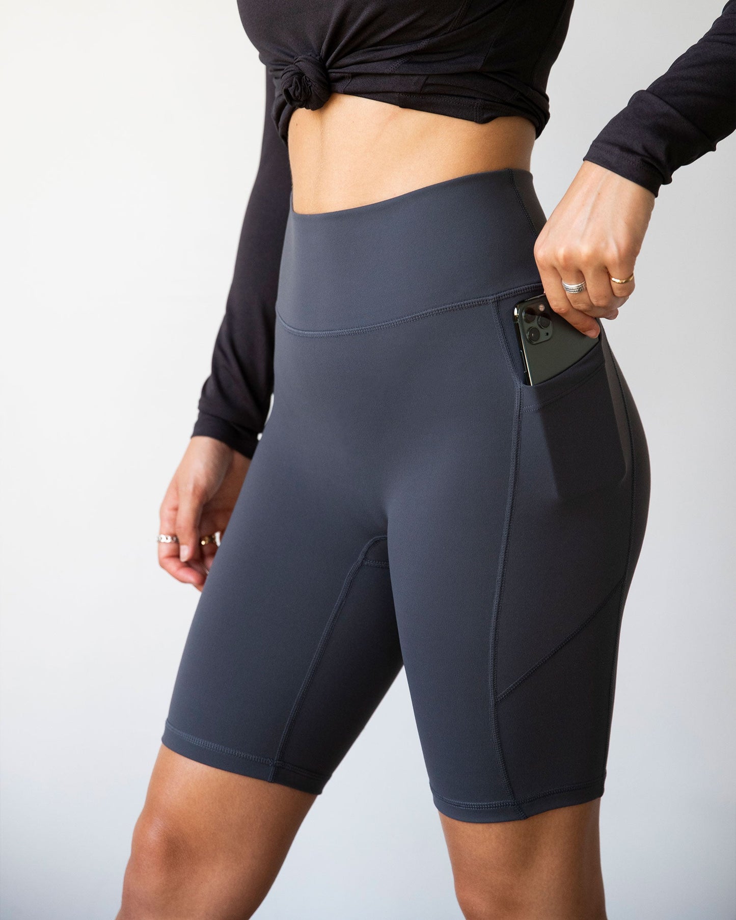 Calções Biker Cintura Alta com Bolsos