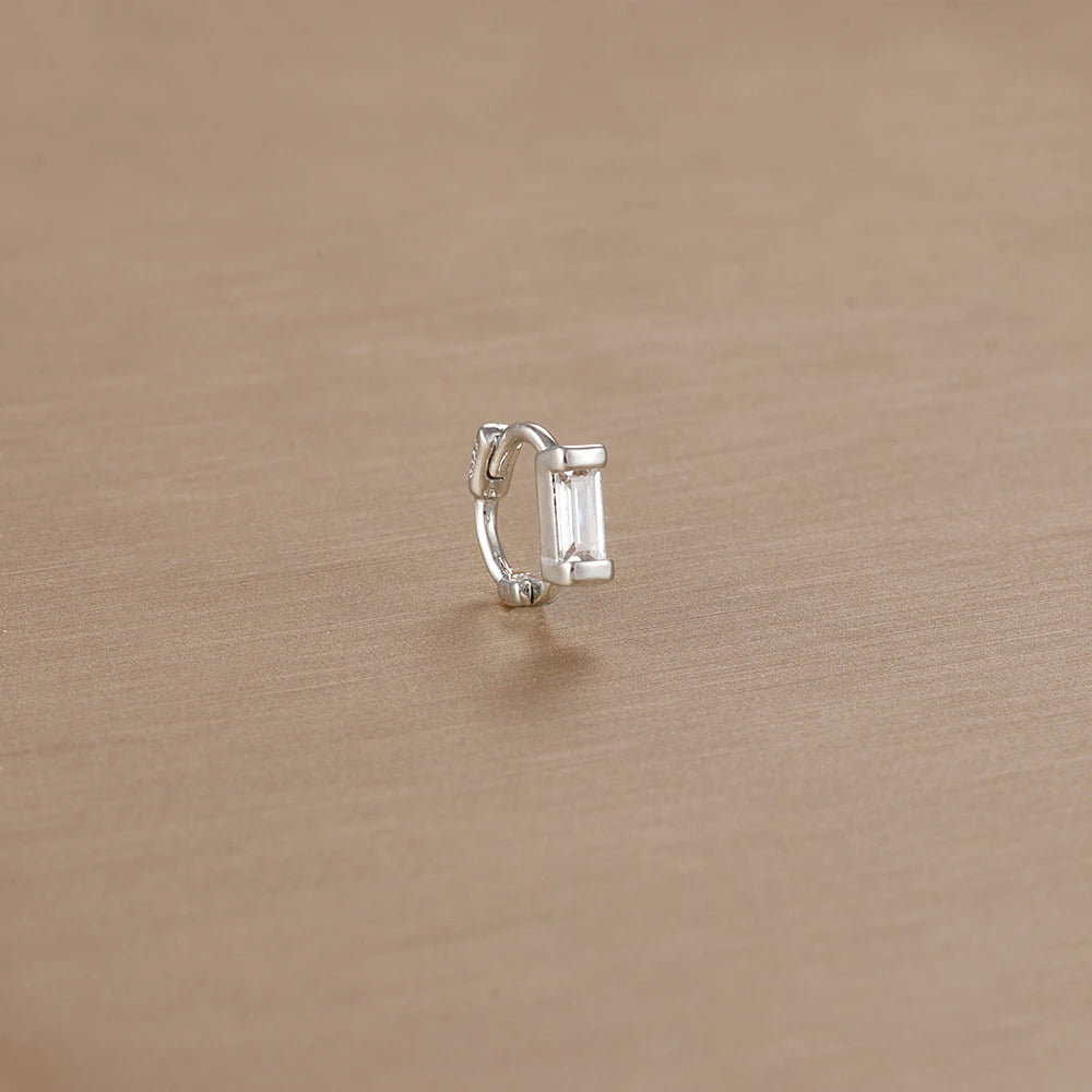 Argola Quadrada Mini com Zircónia