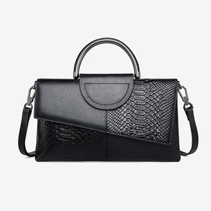 Mala crossbody preta em PU leather com textura crocodilo – Trivelle