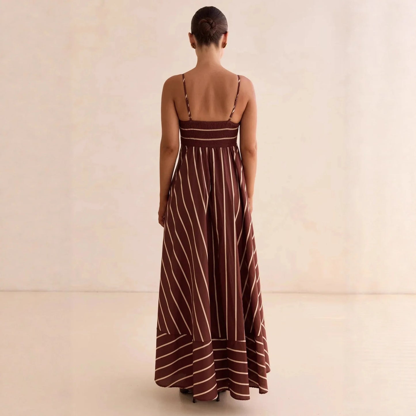 Vestido Longo Listrado com Alças Finas e Decote Reto