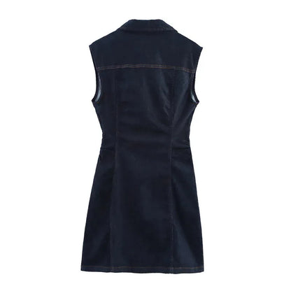 Vestido Curto Jeans Estruturado com Botões