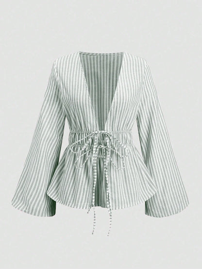 Camisa com Riscas e Laço
