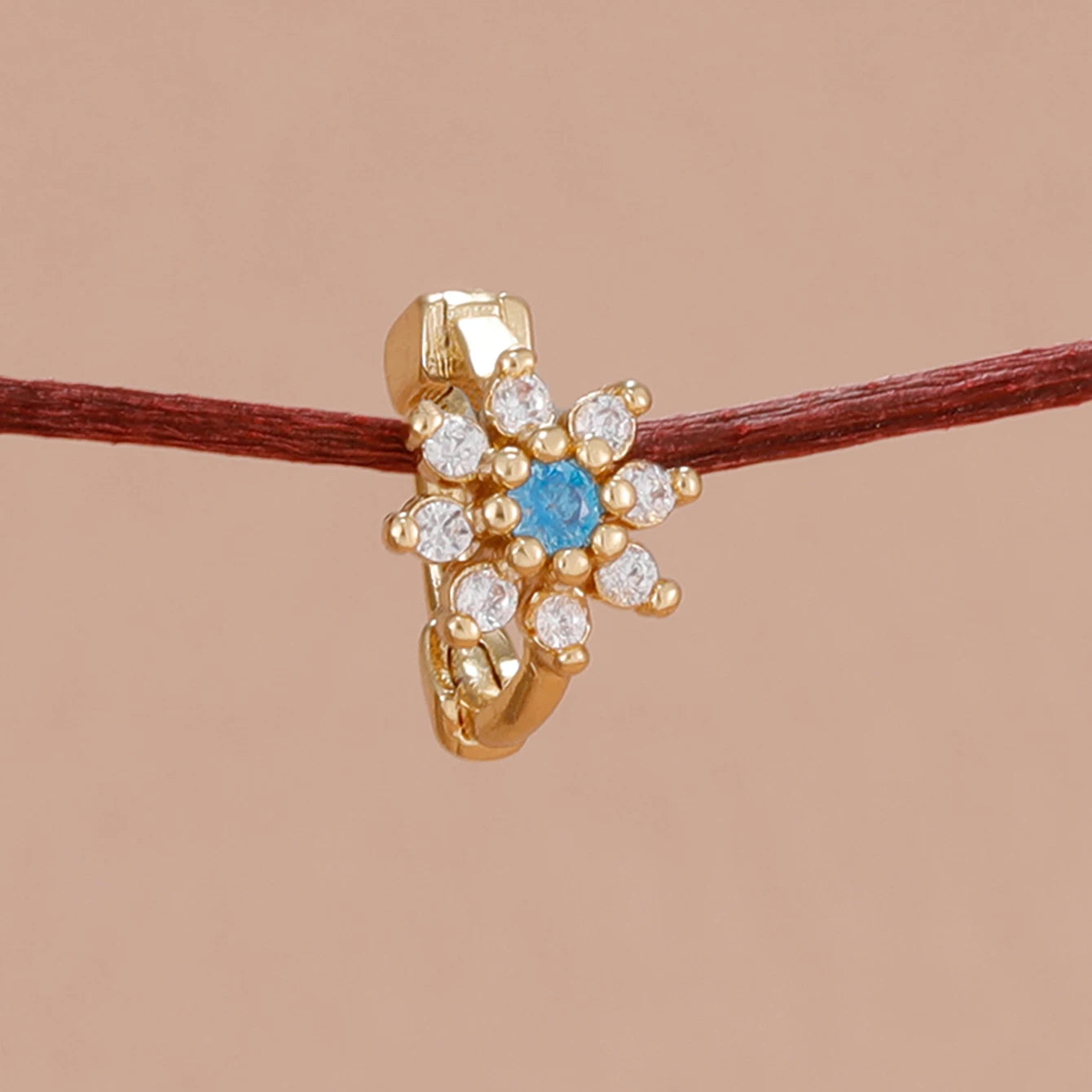 Brinco Flor Zircónia em Aço Inoxidável