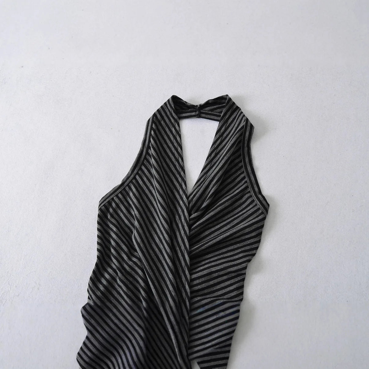 Vestido Maxi Halter Às Riscas