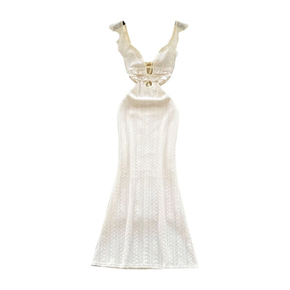 Vestido Longo em Renda com Recortes