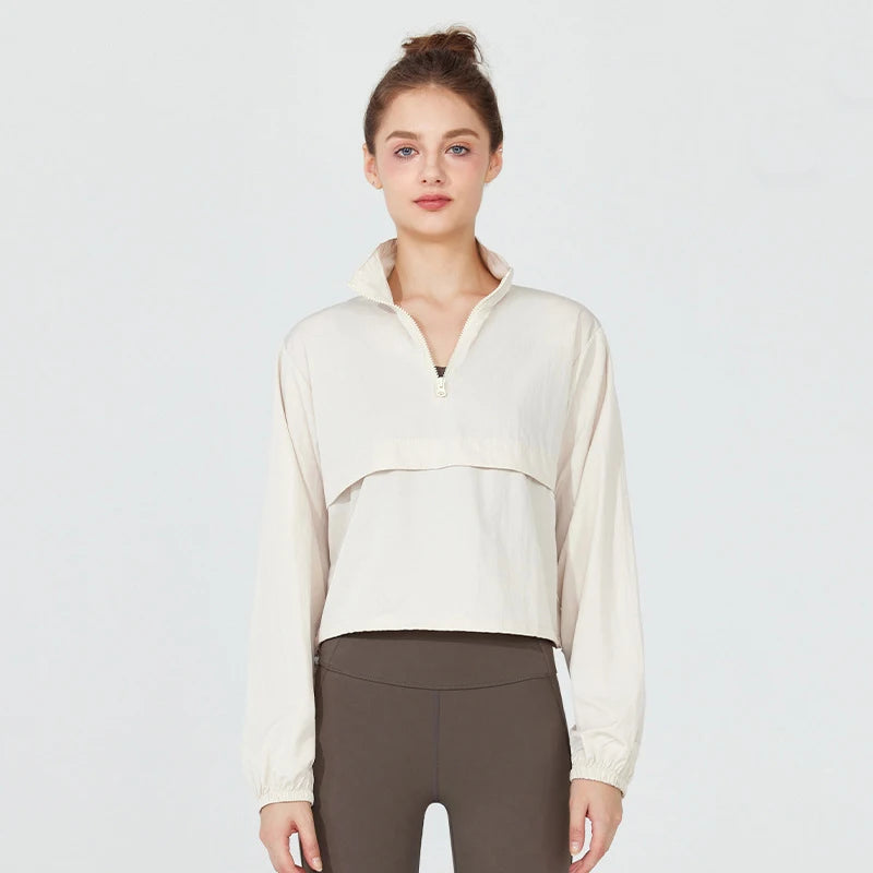 Casaco Corta-Vento Cropped com Gola Alta