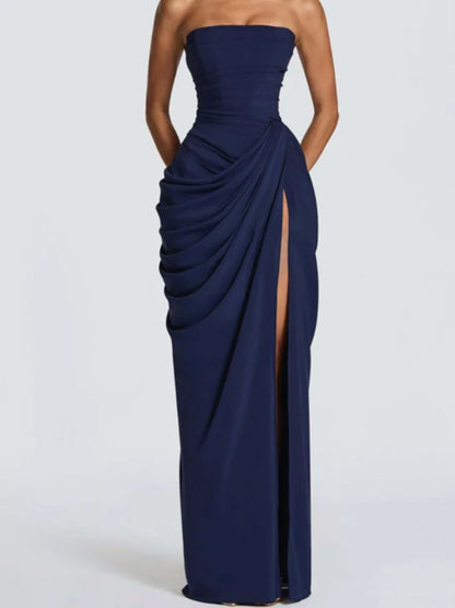 Vestido Longo com Decote Estruturado e Fenda