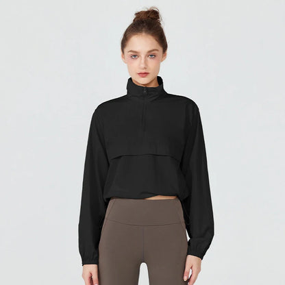 Casaco Corta-Vento Cropped com Gola Alta