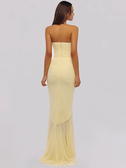 Vestido Maxi em Rede com Decote V Profundo e Costas Abertas