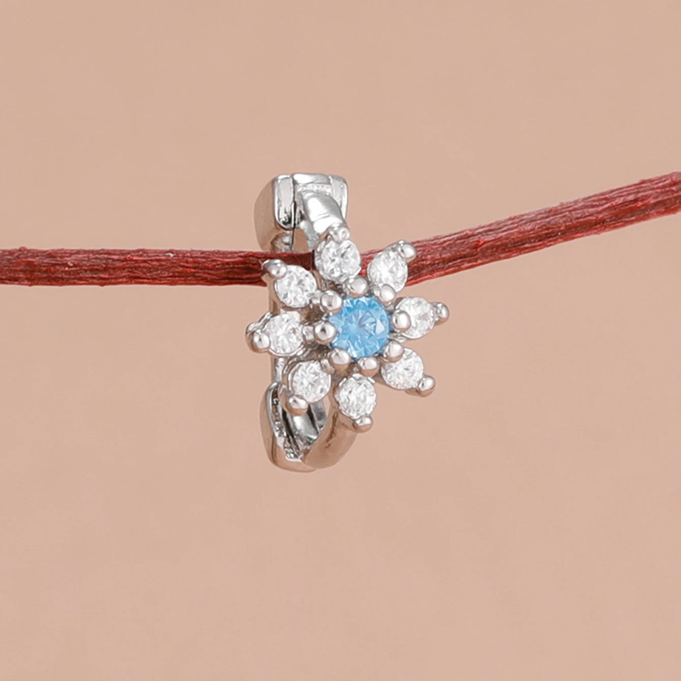Brinco Flor Zircónia em Aço Inoxidável