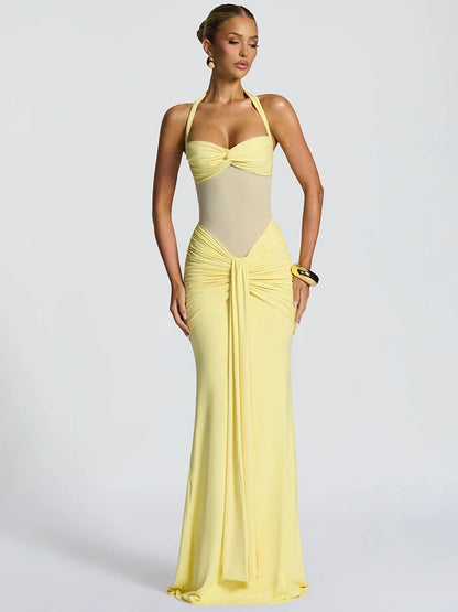 Vestido Maxi Halter com Costas Abertas e Patchwork
