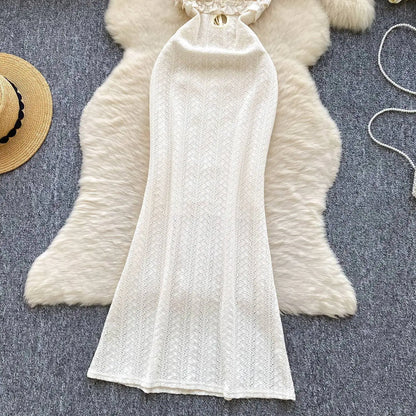 Vestido Longo em Renda com Recortes